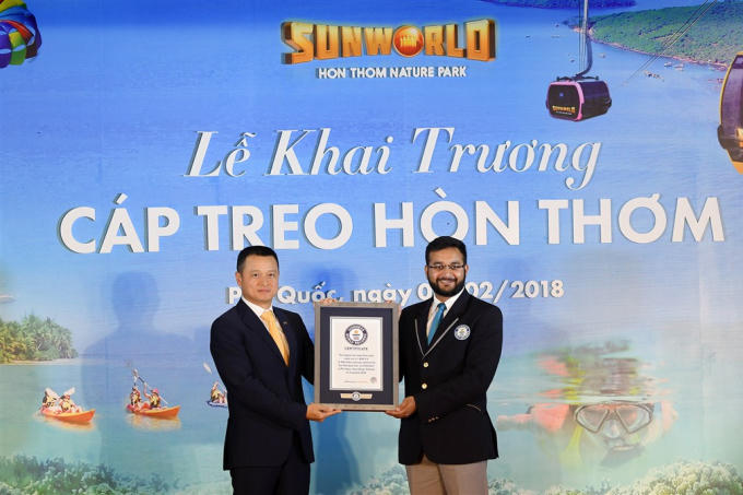 Với chiều dài này, cáp treo Hòn Thơm được Tổ chức Guinness trao tặng Chứng nhận Cáp treo dài nhất thế giới ngay trong ngày khai trương.