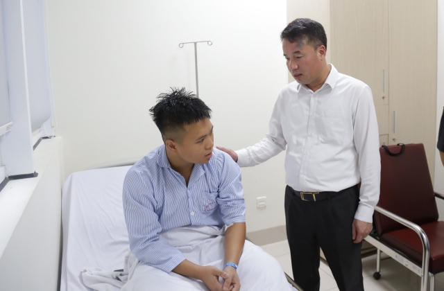BHXH Việt Nam thăm hỏi, hỗ trợ các nạn nhân trong vụ cháy chung cư mini tại quận Thanh Xuân