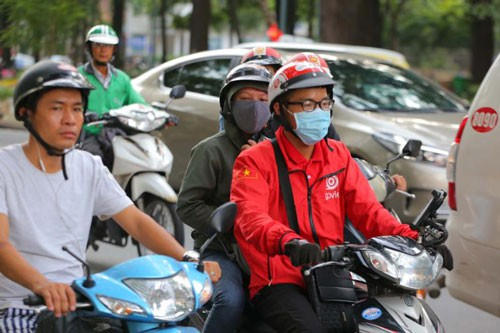Go-Viet tham gia thị trường xe ôm công nghệ với nhiều khuyến mãi hấp dẫn, cạnh tranh với Grab. Ảnh: HOÀNG TRIỀU