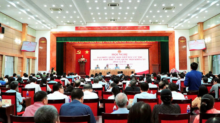 Quang cảnh tại Hội nghị tiếp xúc cử tri sau kỳ họp thứ tám, Quốc hội khóa XV( đơn vị số 3)