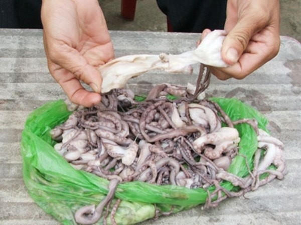 Hàng "fake" thì màu xám nhợt. Ảnh: minh họa