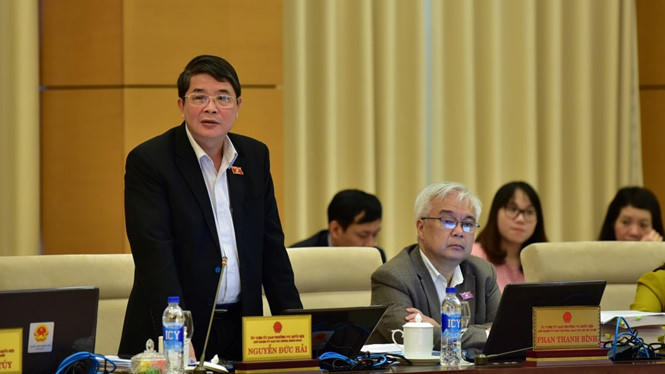 Chủ nhiệm Ủy ban Tài chính ngân sách Quốc hội phát biểu tại phiên họp ngày 12.4, ẢNH QUANG KHÁNH