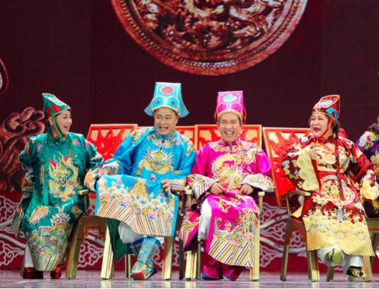 Năm nay, các Táo chơi trò chơi tranh ghế thay cho phần báo cáo.