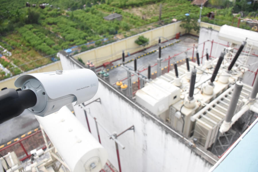 Áp dụng hệ thống giám sát online nhiệt độ tiếp xúc bằng camera nhiệt tại các trạm biến áp