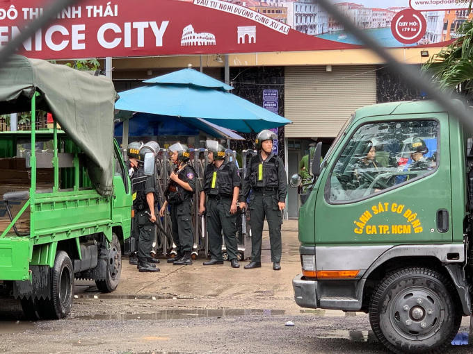 Công an bắt giữ hai anh em Luyện và Lĩnh.