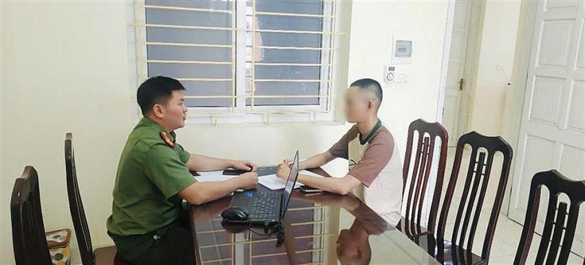 Lực lượng chức năng làm việc với chủ tài khoản facebook