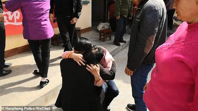 Cuộc hội ngộ chan đầy nước mắt