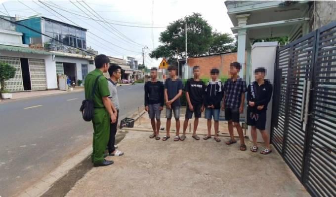 dak-lak-6-thieu-nien-lien-tiep-gay-ra-30-vu-trom-tren-xe-o-to-de-ngoai-duong-cua-nguoi-dan-215503 (1)