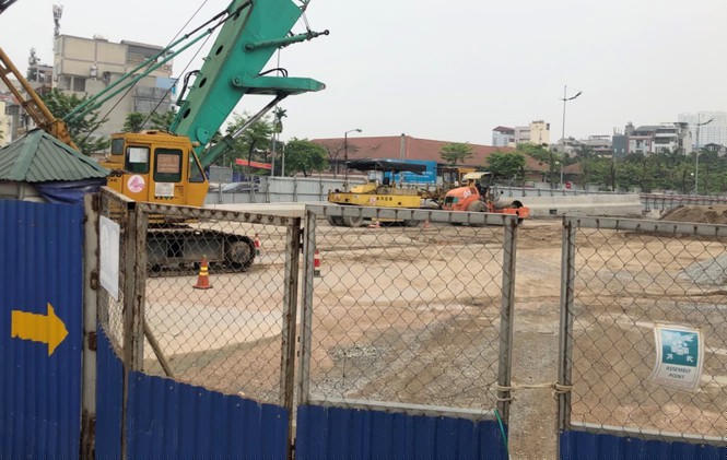 Công trường giao thông hối hả thi công sau khi dỡ lệnh 'đóng cửa' - ảnh 8
