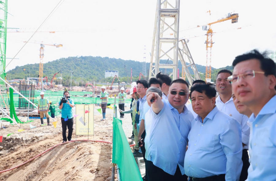 Phó Thủ tướng Chính phủ Nguyễn Chí Dũng kiểm tra Dự án đầu tư mở rộng Cảng hàng không quốc tế Phú Quốc, tỉnh An Giang