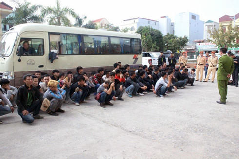 Các đối tượng tại cơ quan Công an. (Ảnh: VTC News).