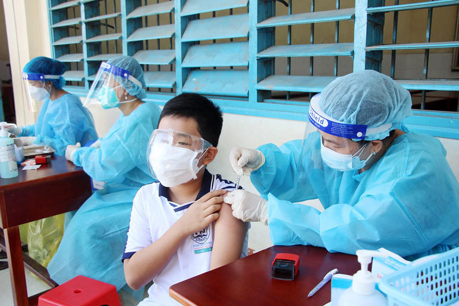 Thủ tướng yêu cầu Bộ Y tế khẩn trương thực hiện nghiêm việc mua vắc xin cho trẻ em từ 5 tuổi đến dưới 12 tuổi