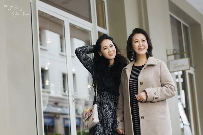 HH Dương Thuỳ Linh: &ldquo;C&oacute; mẹ ở b&ecirc;n l&agrave; thấy m&ugrave;a xu&acirc;n&rdquo;