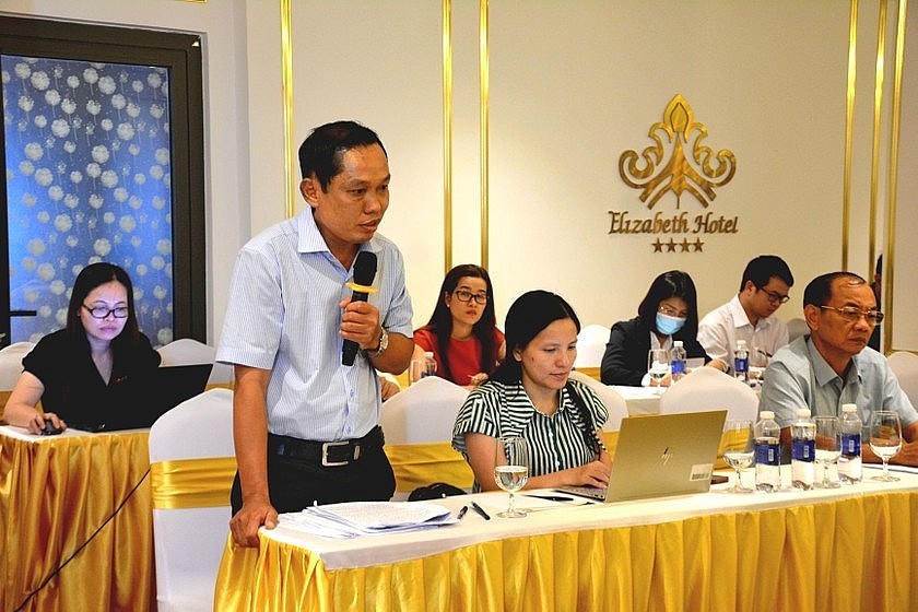 Phó Giám đốc sở Tư pháp tỉnh Bình Dương Huỳnh Quốc Anh cho biết về thực trạng và nhu cầu hỗ trợ pháp lý của doanh nghiệp nhỏ và vừa tỉnh.