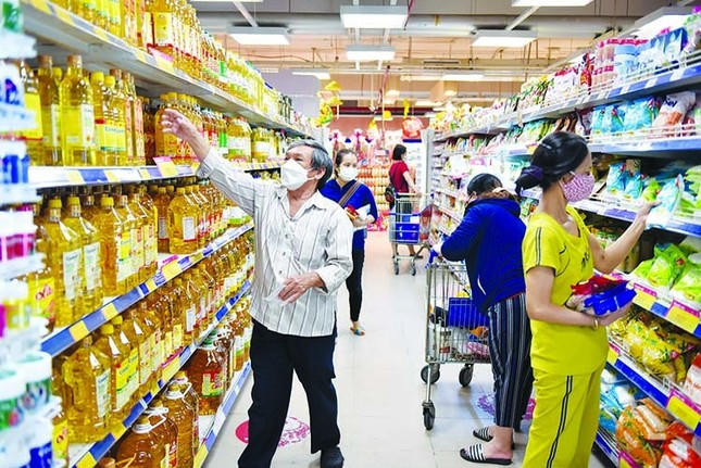 Việc ổn định kinh tế vĩ mô, kiểm soát lạm phát giúp tránh được tình trạng tăng lương - tăng giá