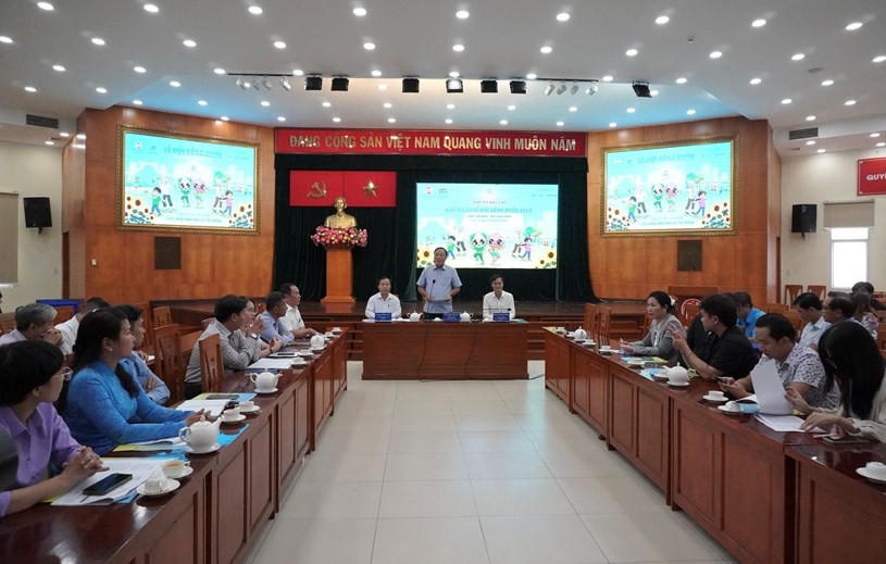 Phó Chủ tịch UBND Quận 10 Bùi Thế Hải, Trưởng Ban tổ chức lễ hội thông tin tại buổi gặp gỡ báo chí. (Ảnh: TTBC)