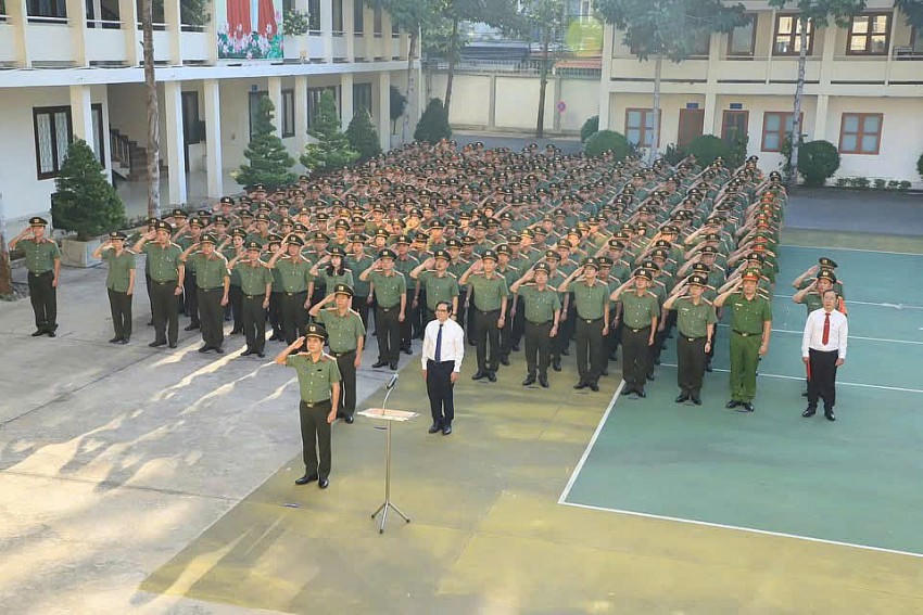 Công an tỉnh Đồng Nai tổ chức Lễ chào cờ đầu tuần (CACC).