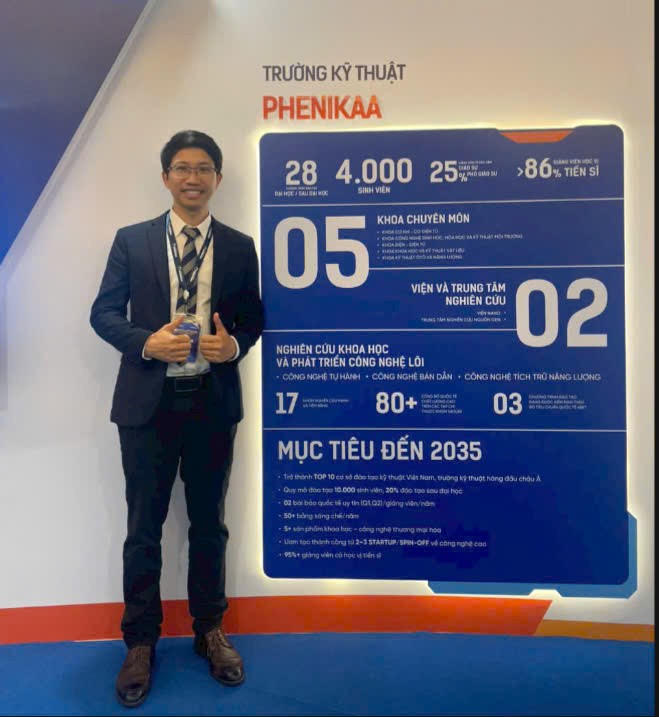 TS Nguyễn Viết Hương.