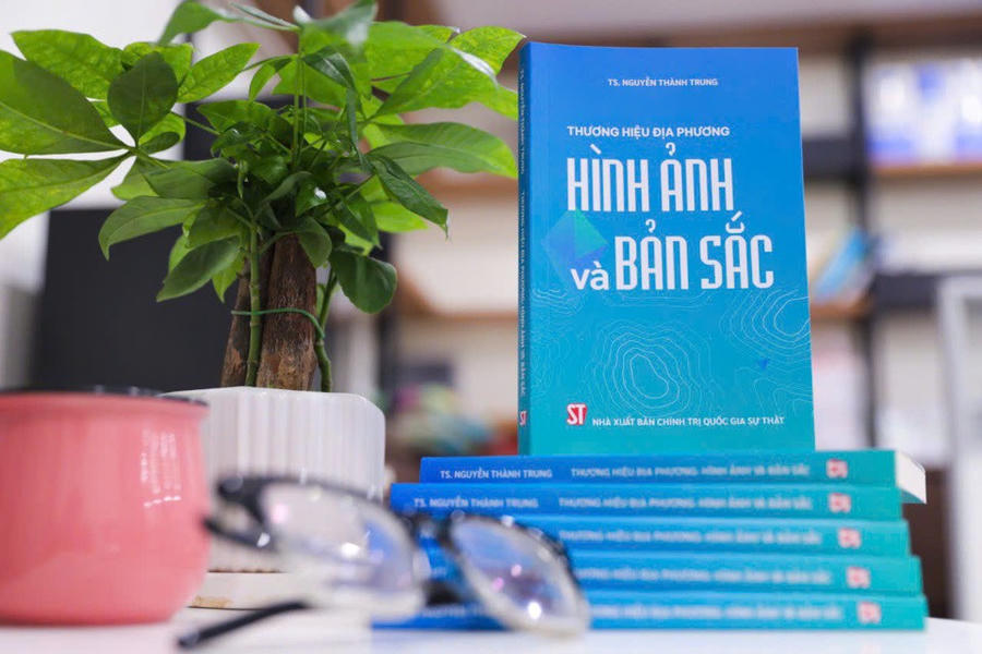 Ra mắt sách “Thương hiệu địa phương: Hình ảnh và bản sắc”.