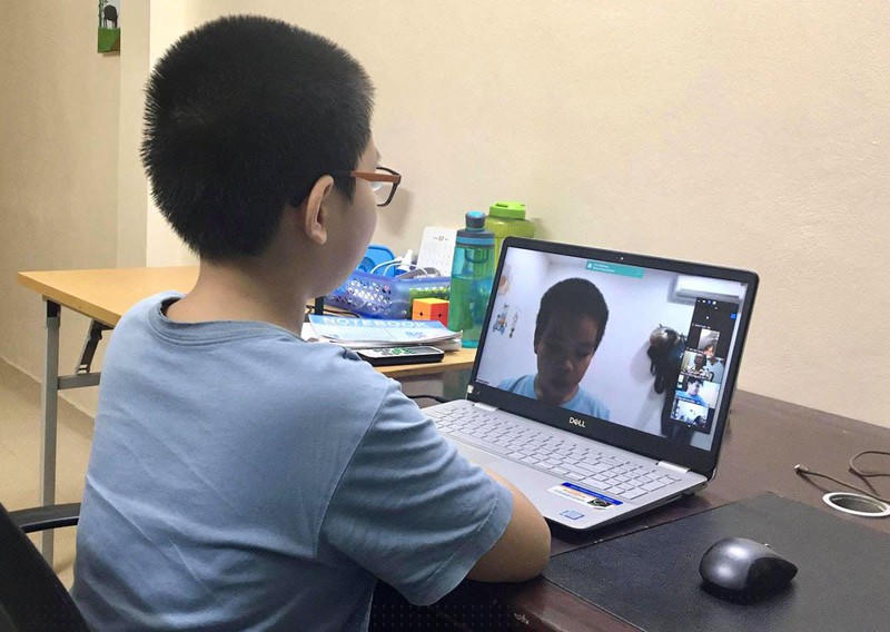 Việc chuẩn bị một không gian học tập tốt tại nhà cho trẻ khá quan trọng.