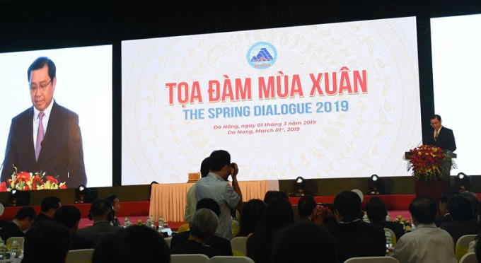 &Ocirc;ng Huỳnh Đức Thơ, Chủ tịch UBND TP. ph&aacute;t biểu khai mạc Tọa đ&agrave;m.