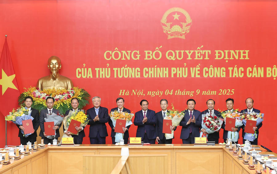 Thủ tướng Phạm Minh Chính trao Quyết định tiếp nhận, bổ nhiệm lãnh đạo một số bộ, cơ quan.