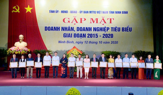 gap mat doanh nhan viet nam aa