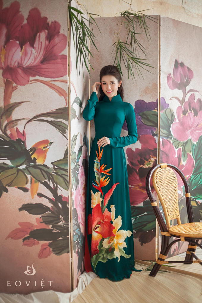 &Aacute; hậu Huyền My thướt tha trong BST &aacute;o d&agrave;i mới nhất