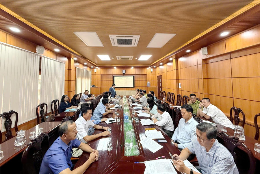 Quang cảnh buổi làm việc.
