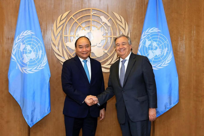 Thủ tướng Nguyễn Xuân Phúc và Tổng Thư ký LHQ Antonio Guterres. Ảnh: VGP.