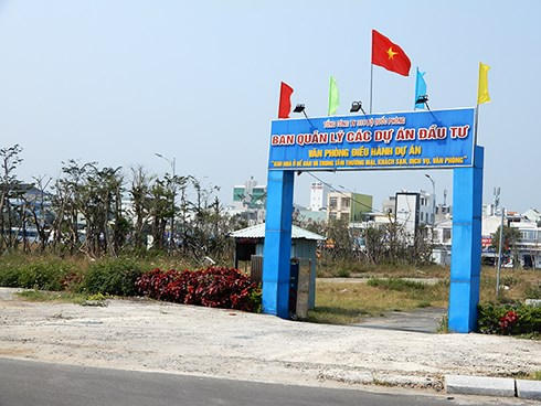 Dự án “Khu nhà ở để bán và trung tâm thương mại, khách sạn, dịch vụ, văn phòng” do Tổng Công ty 319 (Bộ Quốc phòng) làm chủ đầu tư trên khu đất cảng Sông Thu cũ đang bị Bộ Quốc phòng thanh tra (Ảnh: HC).