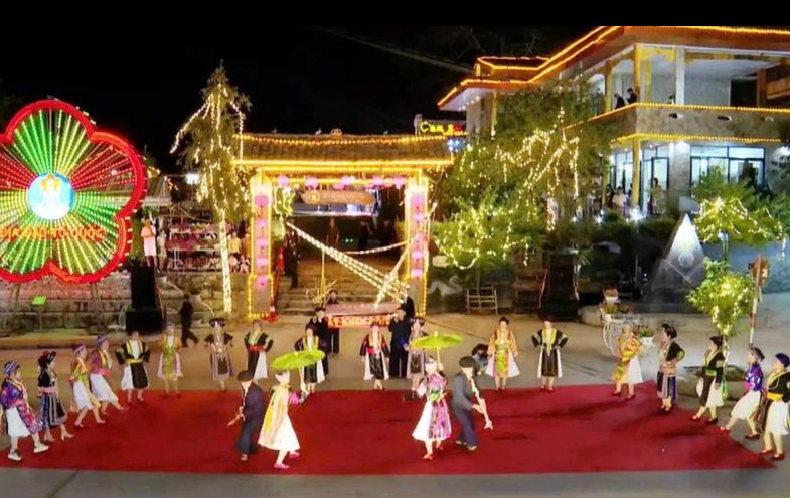 Lễ hội khèn H'Mông khai mạc vào tối 24/4 tại thị trấn Đồng Văn, huyện Đồng Văn (Hà Giang).