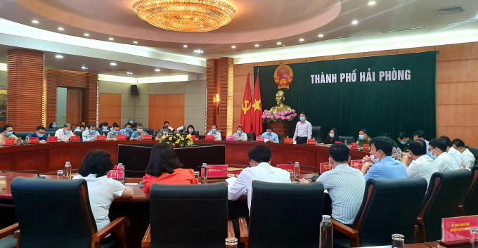 Pho Chu tich UBND TP Le Khac Nam phat bieu chi dao tai cuoc hop