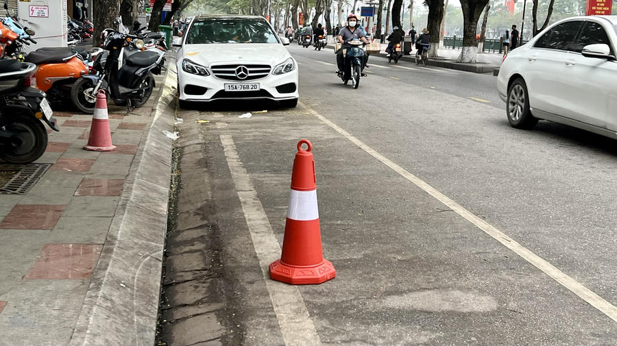 Hải Phòng sẽ xử lý nghiêm các trường hợp đặt chướng ngại vật dưới lòng đường, ngăn cản việc dừng, đỗ xe.