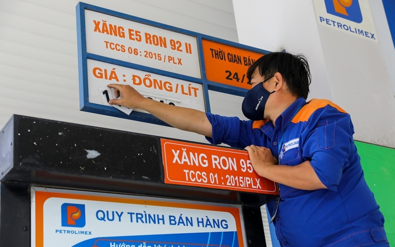 Giá xăng được điều chỉnh tăng 3 lần liên tiếp. Ảnh minh họa (Nguồn internet).