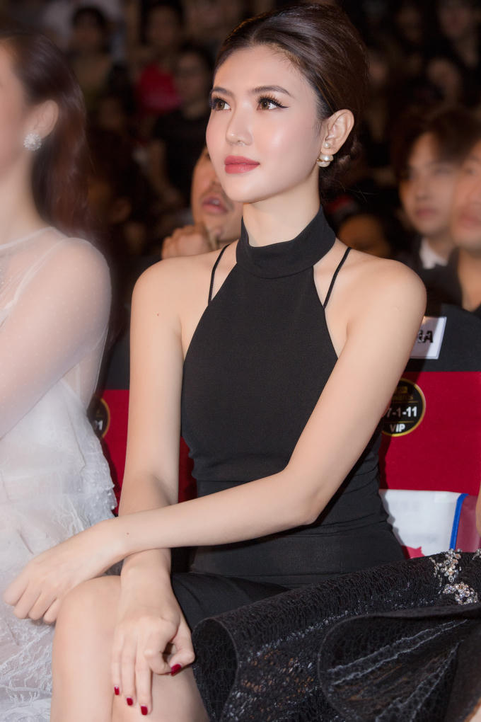 Hoa hậu Ngọc Duy&ecirc;n diện đầm sexy khoe lưng ong nuột n&agrave;