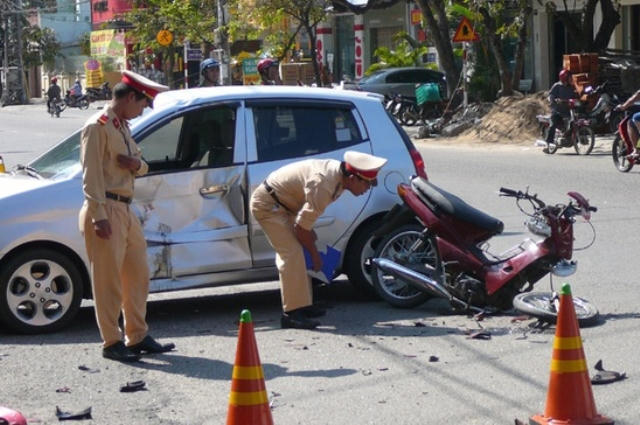 So với 2 tháng đầu năm 2016, TNGT giảm cả về số vụ, số người chết và số người bị thương. (Nguồn: atgt.vn)