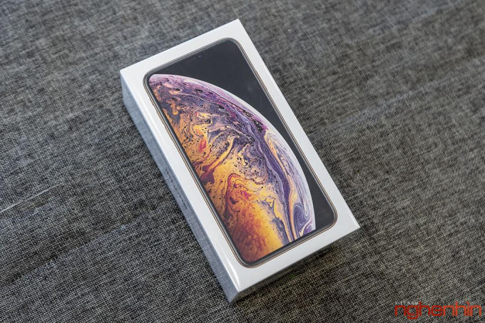 Cận cảnh iPhone XS Max 256GB đầu ti&ecirc;n tại Việt Nam