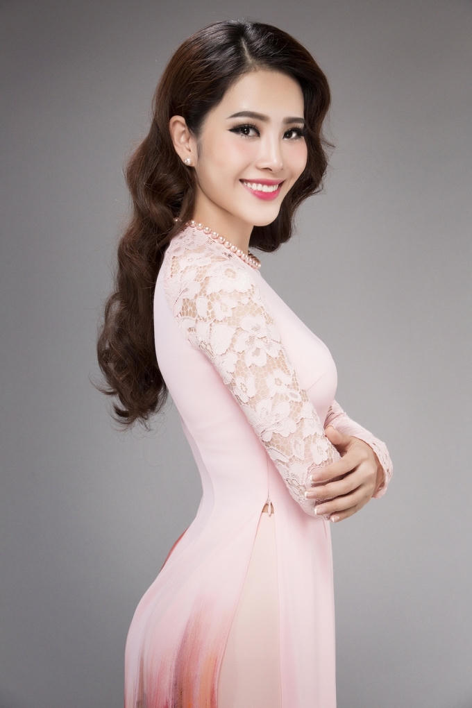 Bộ trang phục giúp tôn lên vóc dáng của Nam Em.
