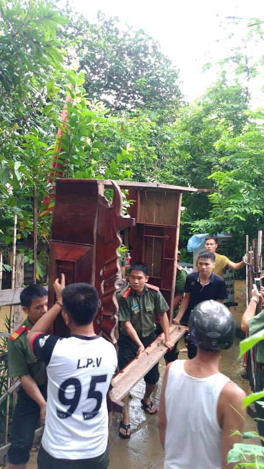 Các hoạt động thể dục thể thao chào mừng ngày thành lập lực lượng Công an nhân dân (19/8) đều phải gác lại để tập trung lực lượng, phương tiện giúp người dân chống lũ.