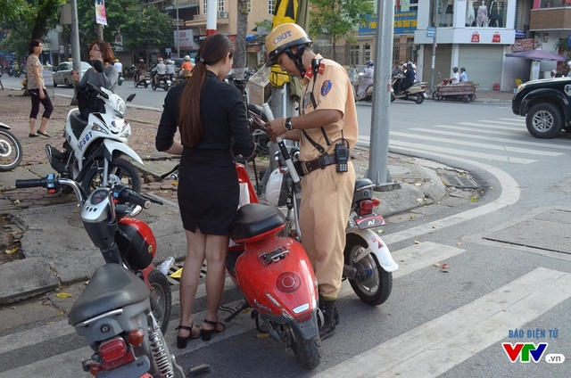 Những xe m&aacute;y điện kh&ocirc;ng c&oacute; giấy ph&eacute;p đăng k&yacute; sẽ bị xử phạt như c&aacute;c loại xe cơ giới kh&aacute;c.