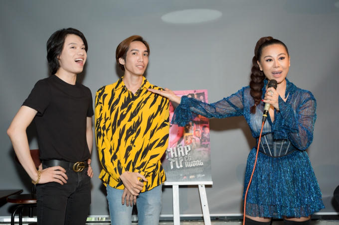 Nam Thư tuyên bố đã trả hết nợ, khui nút vàng YouTube trong buổi fanmeeting
