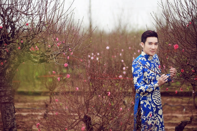 Với Quang Hà, mưa xuân, hoa đào và không khí giá lạnh luôn khiến Hà nhớ về nguồn cội