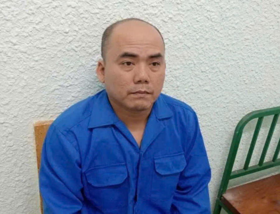 Phạm Quốc Huy sau khi bị Cơ quan CSĐT Công an thị xã Sông Cầu thực thi lệnh bắt giữ người trong trường hợp khẩn cấp. Ảnh: V.T