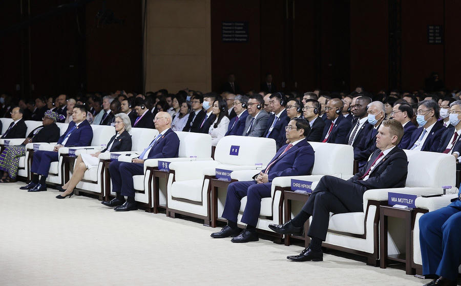 Thủ tướng: 6 định hướng lớn để đương đầu '6 cơn gió ngược' cản trở tăng trưởng kinh tế thế giới và Việt Nam - Ảnh 2.