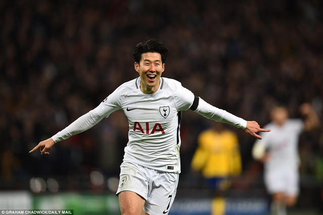 Son ghi bàn mở tỷ số cho trận đấu. (Ảnh: Graham Chadwick/Daily Mail)