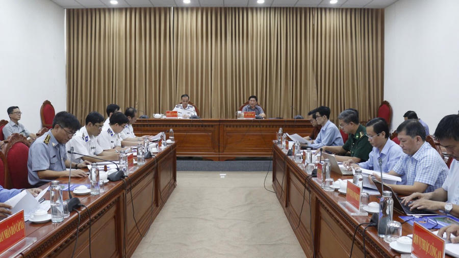 Quanh cảnh Hội nghị rút kinh nghiệm thực hiện nhiệm vụ chống khai thác IUU giữa BTL Vùng Cảnh sát biển 4 và UBND tỉnh Cà Mau