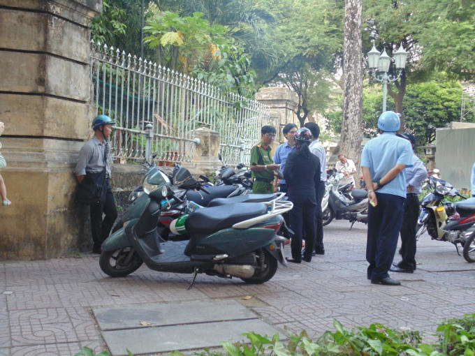 Vỉa hè quận 1 'đâu lại vào đấy' sau những ngày ra quân rầm rộ