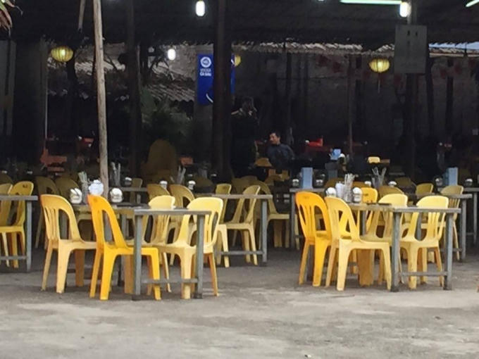 Đoàn liên ngành kiểm tra tại quán nướng.