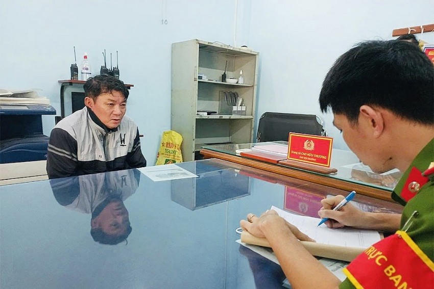 Đối tượng Phạm Ngọc Vinh tại cơ quan công an.
